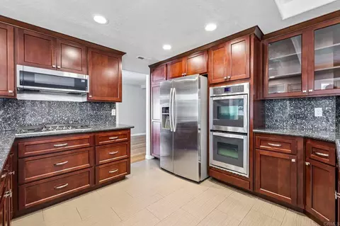 Kitchen - 10168 Diamond Head Ct, Spring Valley, CA 91977 photo 2 of 5