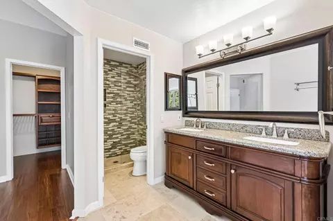 Bath - 10168 Diamond Head Ct, Spring Valley, CA 91977 photo 5 of 6