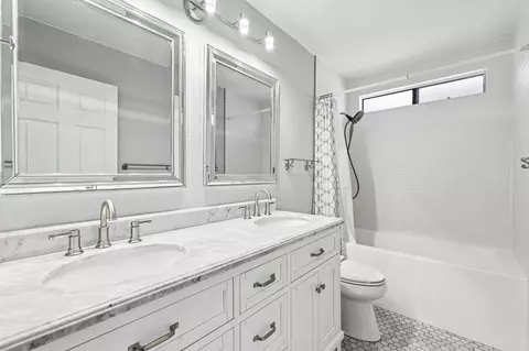 Bath - 10168 Diamond Head Ct, Spring Valley, CA 91977 photo 6 of 6