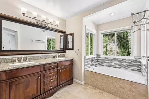 Bath - 10168 Diamond Head Ct, Spring Valley, CA 91977 photo 2 of 6