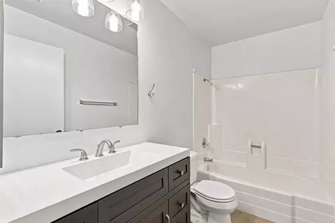 Bath - 4394 Albatross Way, Oceanside, CA 92057 photo 2 of 3