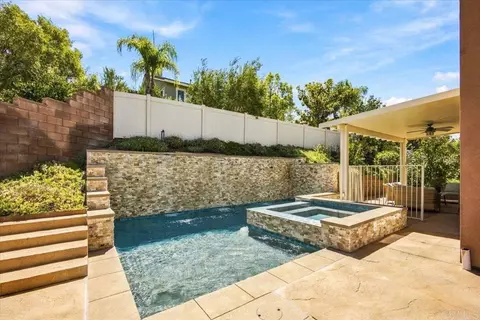 Exterior - 32293 Copper Crest Ln, Temecula, CA 92592 photo 3 of 13