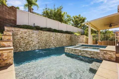 Exterior - 32293 Copper Crest Ln, Temecula, CA 92592 photo 5 of 13