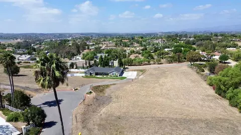 1916 Grey Rabbit Hollow Ln, Fallbrook, CA 92028 photo 9