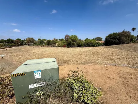 1916 Grey Rabbit Hollow Ln, Fallbrook, CA 92028 photo 12