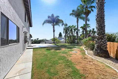Exterior - 1820 Elevado Rd, Vista, CA 92084 photo 1 of 3