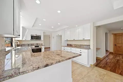 Kitchen - 1820 Elevado Rd, Vista, CA 92084 photo 2 of 4