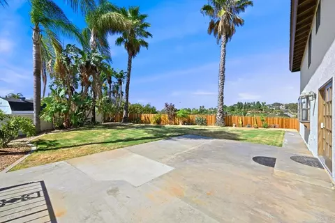 Exterior - 1820 Elevado Rd, Vista, CA 92084 photo 2 of 3