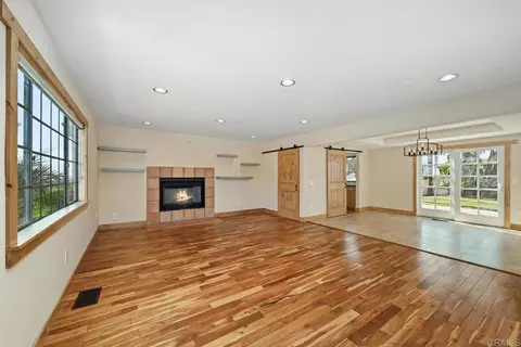 Living - 1820 Elevado Rd, Vista, CA 92084 photo 2 of 6