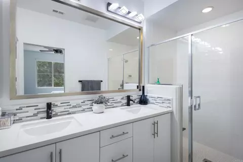 Bath - 1714 Fairlead Ave, Carlsbad, CA 92011 photo 1 of 3