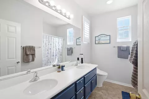 Bath - 5186 Cobalt Way, Oceanside, CA 92057 photo 3 of 4