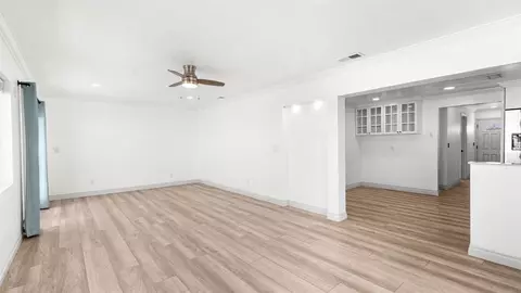Living - 13553 Carriage Rd, Poway, CA 92064 photo 2 of 5
