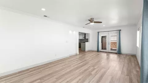 Living - 13553 Carriage Rd, Poway, CA 92064 photo 4 of 5