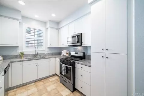 Kitchen - 4248 Mission Ranch Way, Oceanside, CA 92057 photo 1 of 3