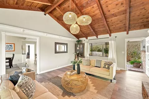 Living - 919 Valley Dr, Vista, CA 92084 photo 5 of 8