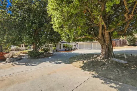 Exterior - 919 Valley Dr, Vista, CA 92084 photo 2 of 19
