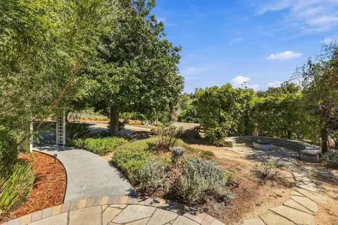 Exterior - 919 Valley Dr, Vista, CA 92084 photo 13 of 19