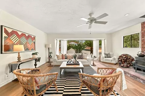 Living - 919 Valley Dr, Vista, CA 92084 photo 4 of 8