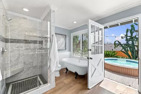 Bath - 919 Valley Dr, Vista, CA 92084 photo 2 of 5