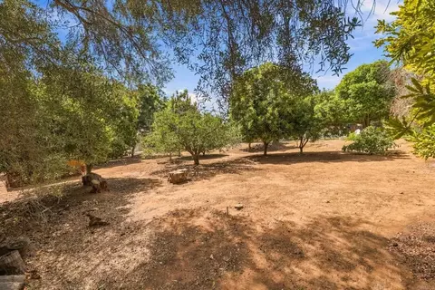 Exterior - 919 Valley Dr, Vista, CA 92084 photo 16 of 19