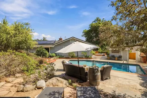 Exterior - 919 Valley Dr, Vista, CA 92084 photo 8 of 19
