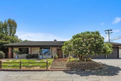 Exterior - 1905 Green Vista Ln, Fallbrook, CA 92028 photo 10 of 10
