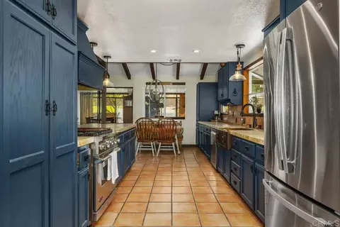 Kitchen - 1905 Green Vista Ln, Fallbrook, CA 92028 photo 4 of 6