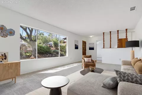 Living - 310 Elbrook Dr, Fallbrook, CA 92028 photo 4 of 7