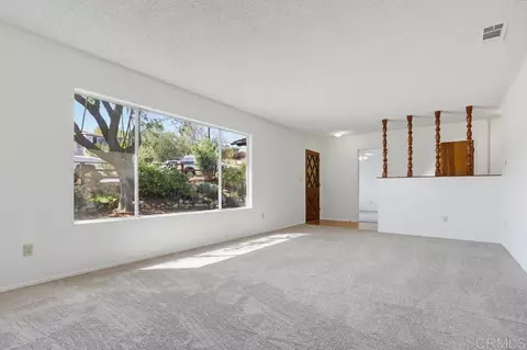 Living - 310 Elbrook Dr, Fallbrook, CA 92028 photo 5 of 7