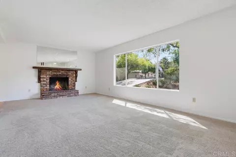 Living - 310 Elbrook Dr, Fallbrook, CA 92028 photo 3 of 7