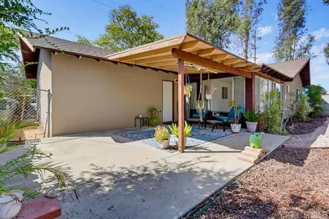 Exterior - 310 Elbrook Dr, Fallbrook, CA 92028 photo 5 of 8