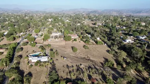 View/Area - 1701 Acacia Ln, Fallbrook, CA 92028 photo 6 of 9