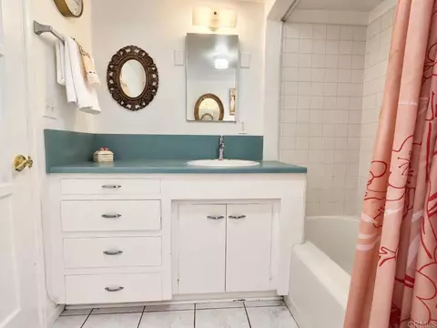 Bath - 1701 Acacia Ln, Fallbrook, CA 92028 photo 1 of 3