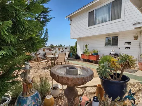 Exterior - 1701 Acacia Ln, Fallbrook, CA 92028 photo 6 of 10