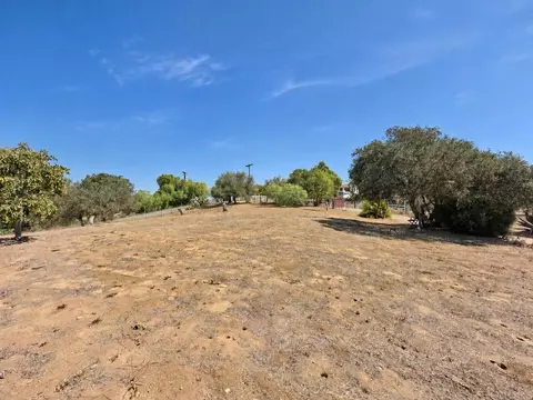 Exterior - 1701 Acacia Ln, Fallbrook, CA 92028 photo 9 of 10
