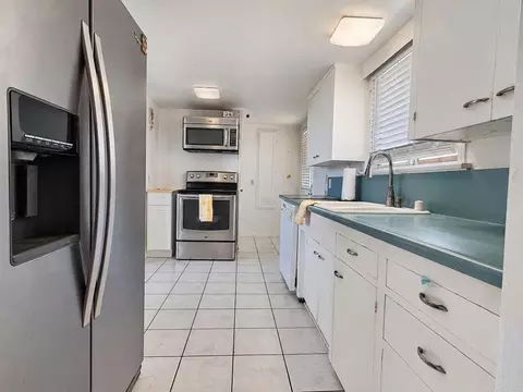 Kitchen - 1701 Acacia Ln, Fallbrook, CA 92028 photo 1 of 3