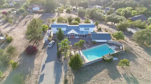 View/Area - 1701 Acacia Ln, Fallbrook, CA 92028 photo 1 of 9