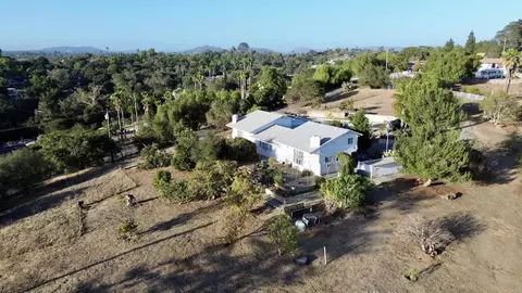 View/Area - 1701 Acacia Ln, Fallbrook, CA 92028 photo 3 of 9