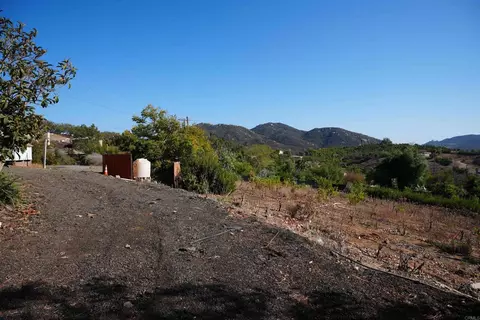 Exterior - 3730 Silverleaf Ln, Vista, CA 92084 photo 5 of 12