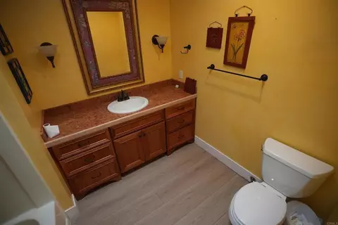Bath - 3730 Silverleaf Ln, Vista, CA 92084 photo 3 of 9