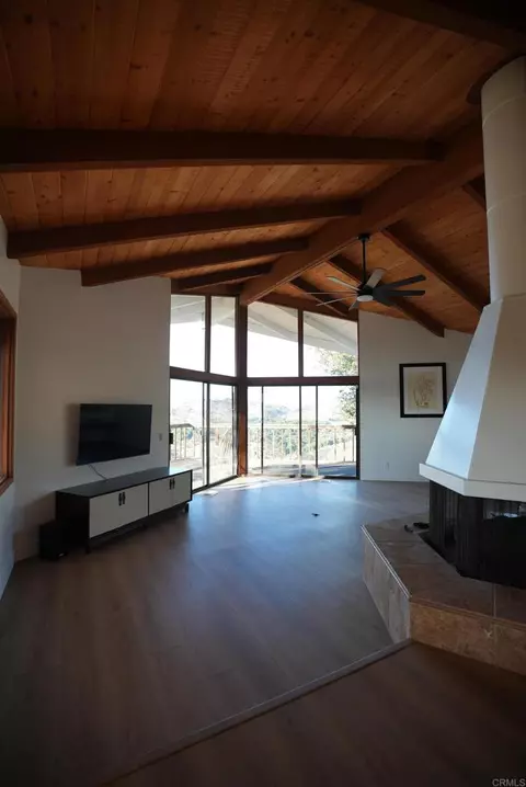 Living - 3730 Silverleaf Ln, Vista, CA 92084 photo 2 of 8