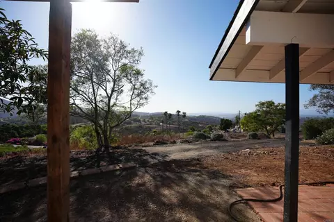Exterior - 3730 Silverleaf Ln, Vista, CA 92084 photo 9 of 12