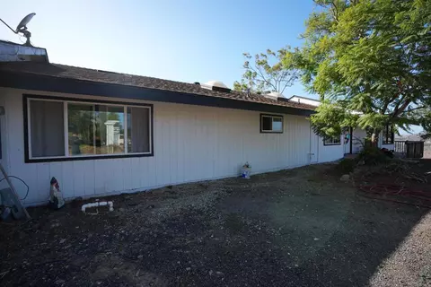 Exterior - 3730 Silverleaf Ln, Vista, CA 92084 photo 8 of 12
