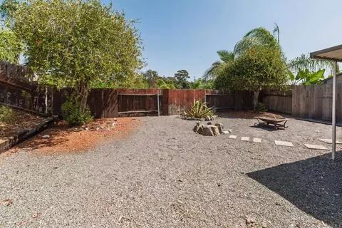Exterior - 219 Gloxina St, Encinitas, CA 92024 photo 11 of 13