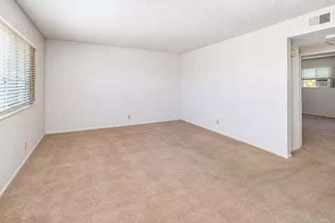 Living - 219 Gloxina St, Encinitas, CA 92024 photo 5 of 7
