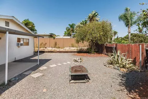 Exterior - 219 Gloxina St, Encinitas, CA 92024 photo 6 of 13