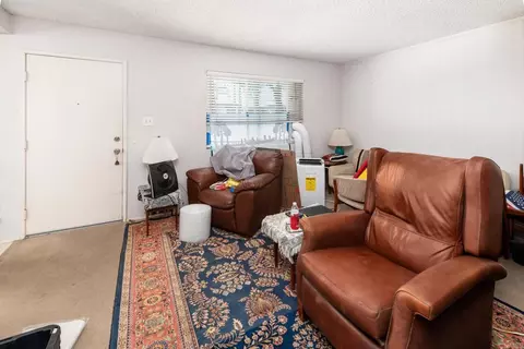 Living - 219 Gloxina St, Encinitas, CA 92024 photo 6 of 7