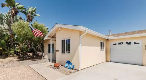 Exterior - 219 Gloxina St, Encinitas, CA 92024 photo 2 of 13