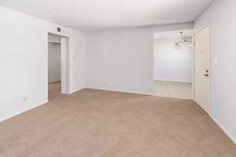 Living - 219 Gloxina St, Encinitas, CA 92024 photo 2 of 7