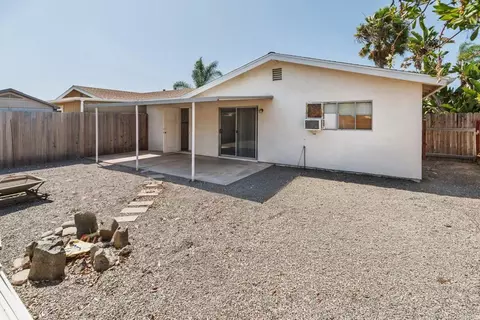 Exterior - 219 Gloxina St, Encinitas, CA 92024 photo 8 of 13